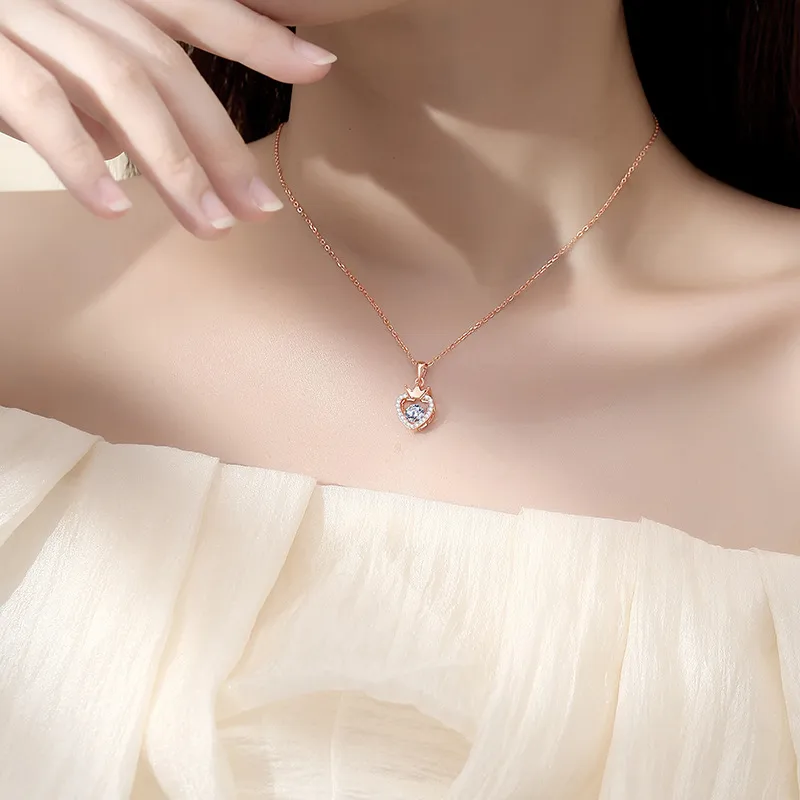 Splendid Leaf Drop Pendant - Image 2