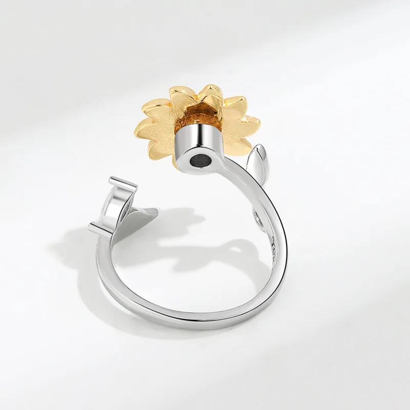 Charming Solitaire Finger Ring - Image 5