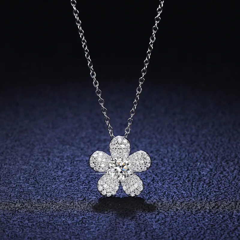 Luminous Solitaire Drop Pendant