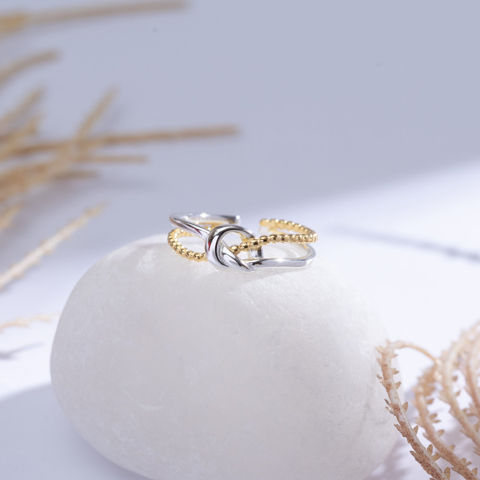 Exquisite Solitaire Ring - Image 6