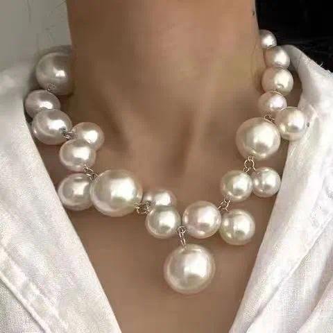 Classic Style Solid Color Artificial Pearl Women’s Necklace - Jewellery - Image 2