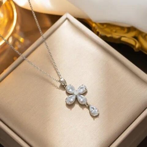 Simple Style Four Leaf Clover Bear Flower Titanium Steel Inlay Shell Zircon Bracelets Earrings Necklace - 589 Four-Leaf Clover Water Drop Necklace Silver | Fashion jewellery | Divine Aura Jewels