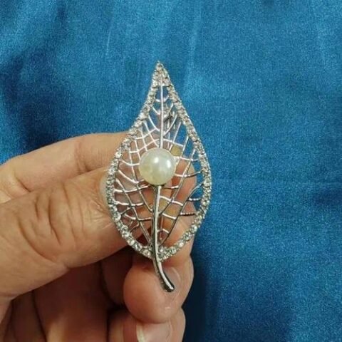 Pin Flower Metal Pearls Diamond Brooches - Asterism Brooch Gold 7.5cm — Buy online India at Divine Aura Jewels