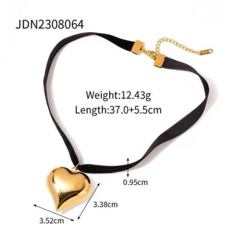 Heart Shape Cloth 18K Pendant Necklace - Gold — Buy online India at Divine Aura Jewels